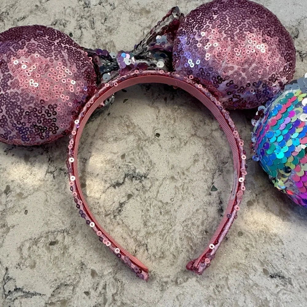 Pair‎ of two small Disney ears